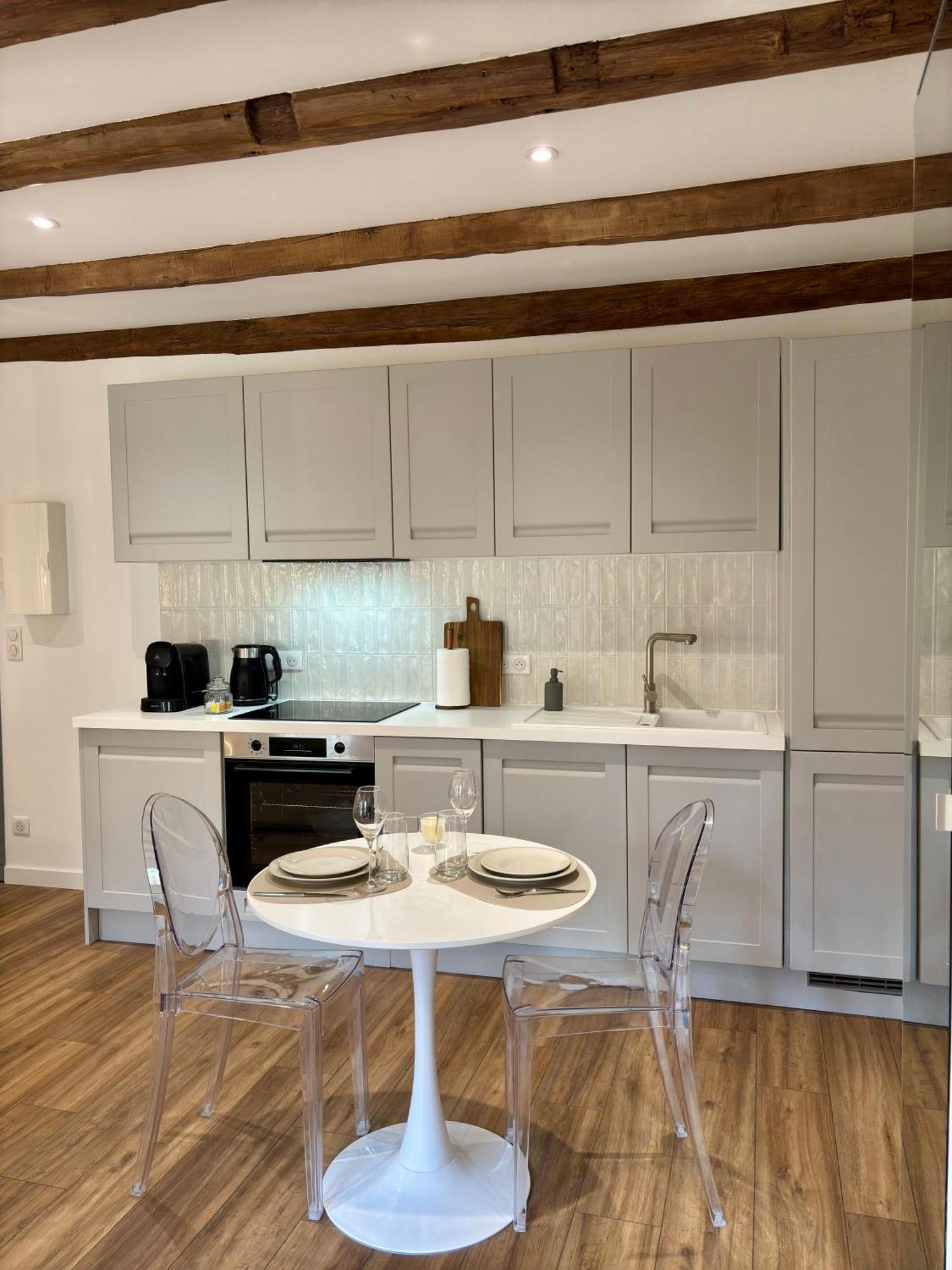 1 Centre-ville, Gare Apartment *